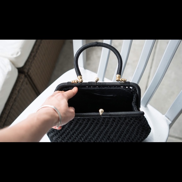 Woven Vintage Style Handbag - Picture 3 of 3